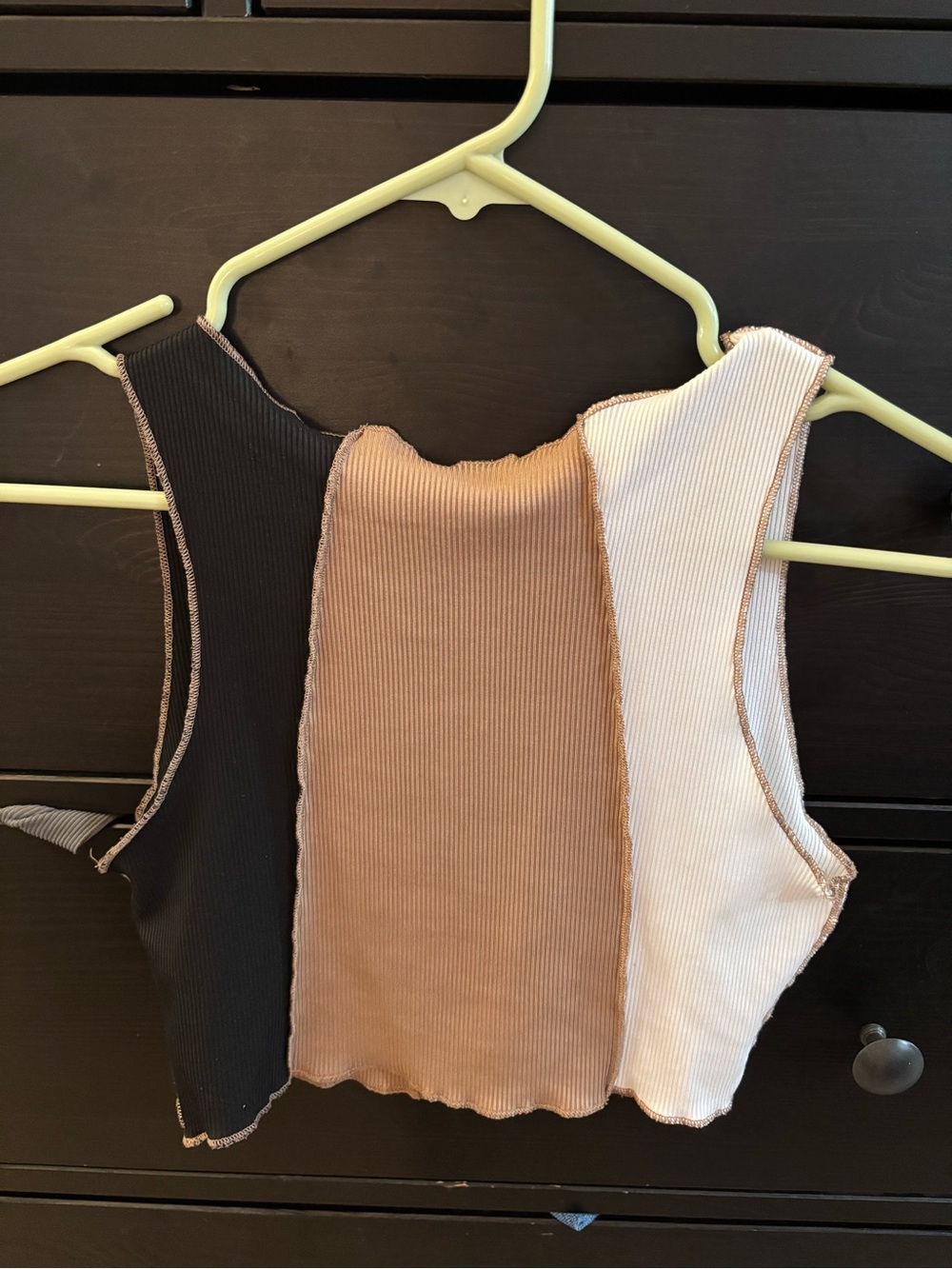 Colorblock Ribbed Crop Tank - Neutral Tones - Picture 2 of 2